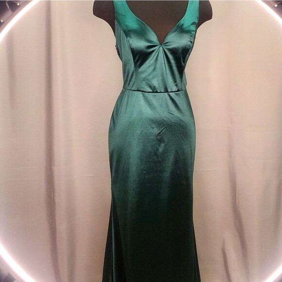 B.SMART Mermaid Gown backless Long Bow Ruffled Tail in Emerald Green in size 13 - Picture 1 of 9